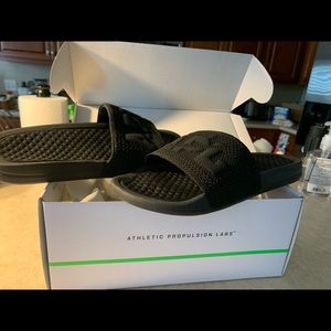 Athletic propulsion labs techloom slide